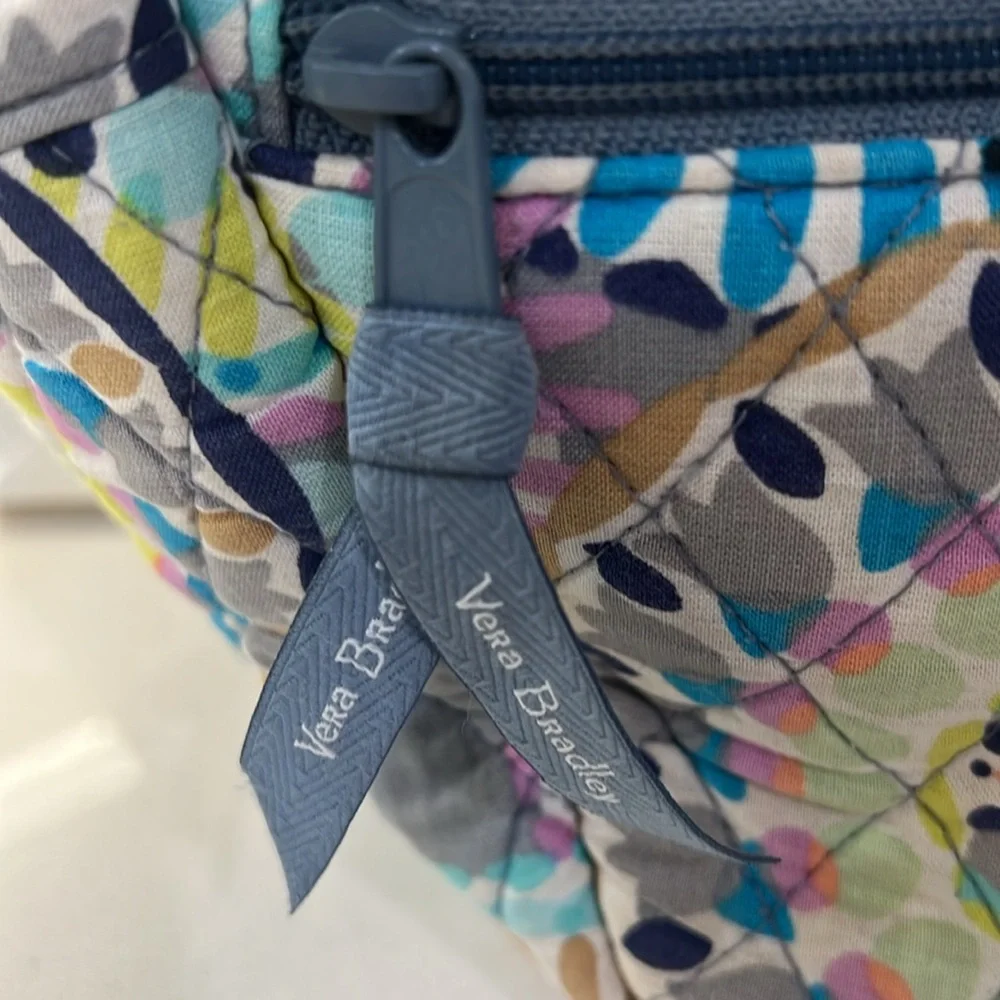 Vera Bradley Grand Traveler bag Sunny Medallion. - Picture 8 of 14